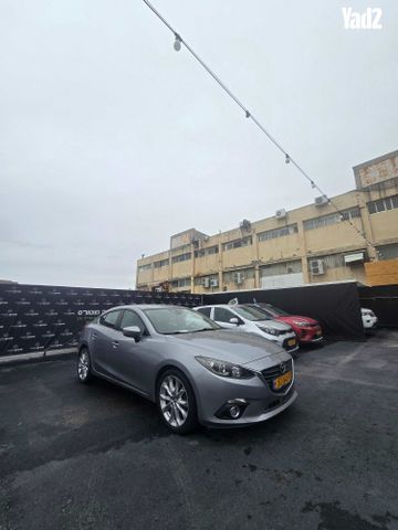 מודעת רכב מאזדה 3