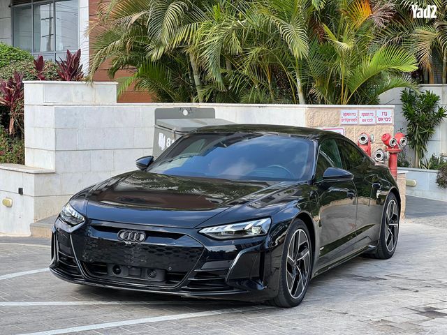 מודעת רכב אאודי E-tron GT