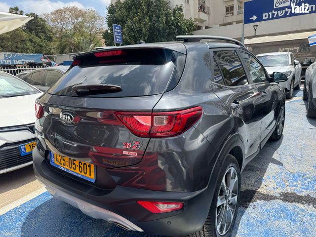מודעת רכב קיה סטוניק 2