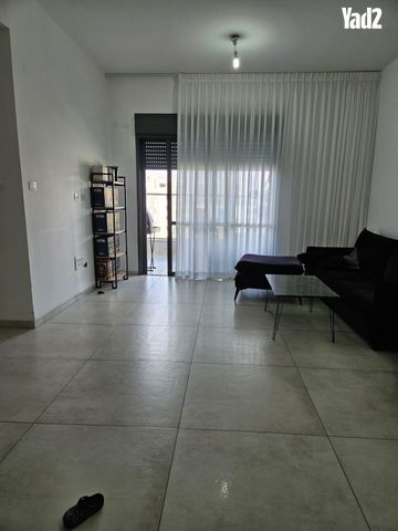 אלון 11