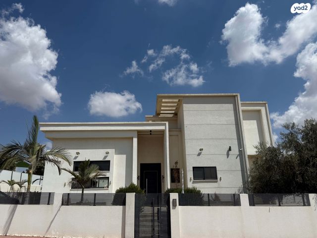 ניר עקיבא 