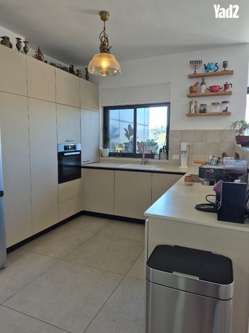 הרב הרצוג 79