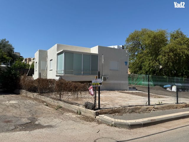 יצחק שדה 4