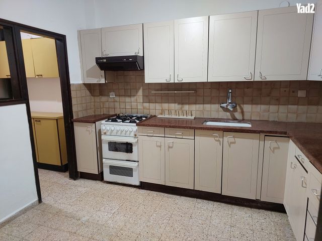 בועז 1