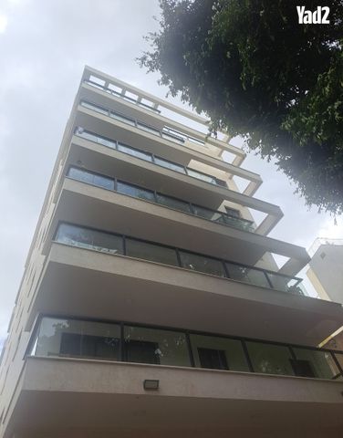 התשעים ושלוש 