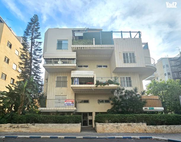 עוזיאל 155