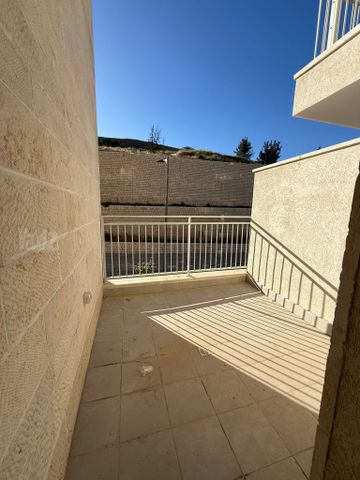 דירה להשכרה בירושלים (תיווך) — 4