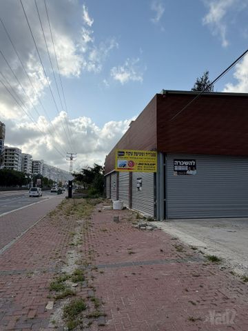 חנויות/ שטח מסחרי, אזור תעשיה, נשר