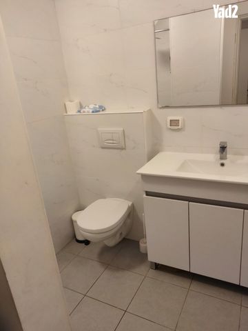 מודעת נכס, ולנסיה, עג'מי, גבעת העליה, תל אביב יפו