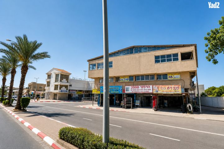 אולמות