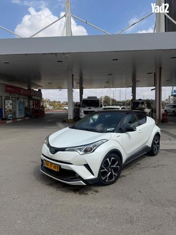 מודעת רכב טויוטה C-HR