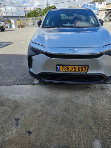 מודעת רכב טויוטה bZ4X