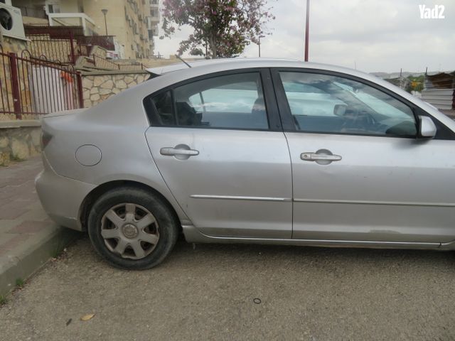 מודעת רכב מאזדה 3