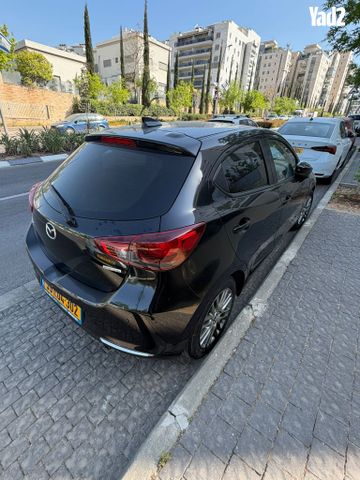 מודעת רכב מאזדה 2