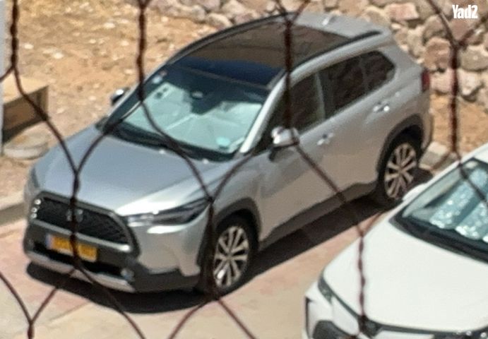 מודעת רכב טויוטה קורולה קרוס