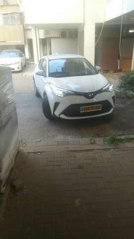 מודעת רכב טויוטה C-HR