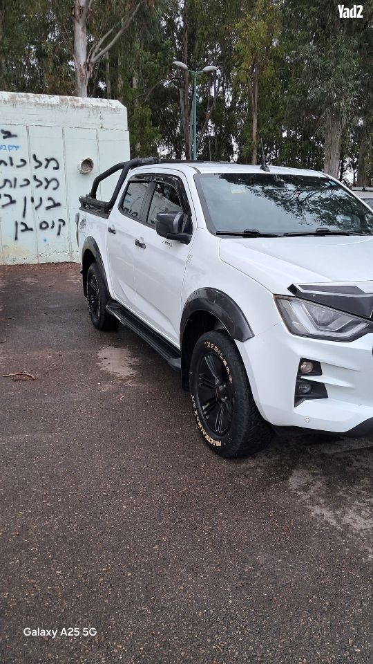 מודעת רכב איסוזו די-מקס