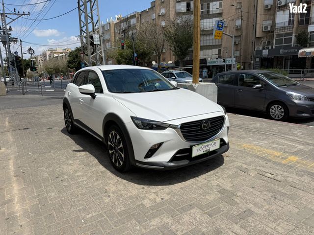 מודעת רכב מאזדה CX-3