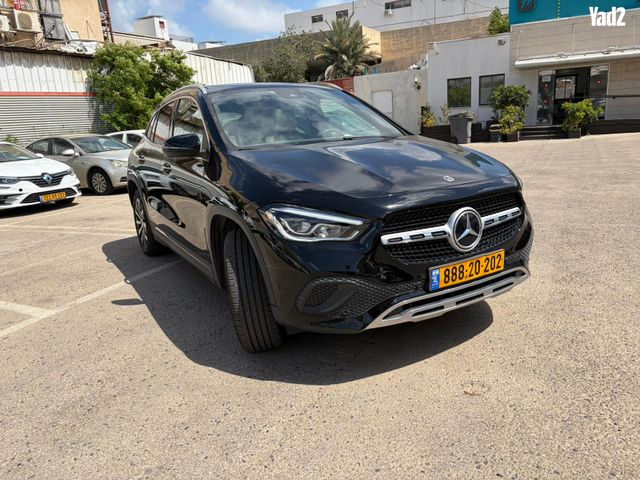 מודעת רכב מרצדס-בנץ GLA