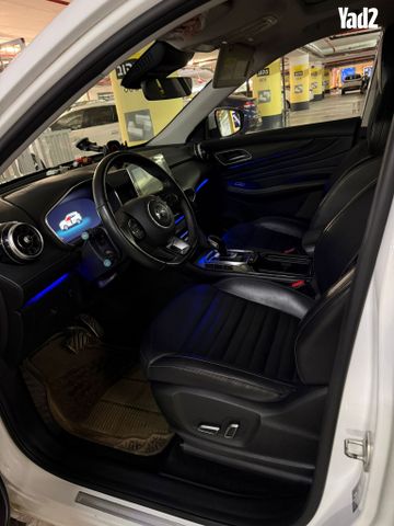 מודעת רכב אם ג'י EHS PHEV