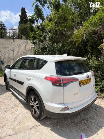 מודעת רכב טויוטה RAV4