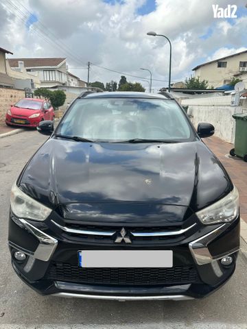 מודעת רכב מיצובישי ASX