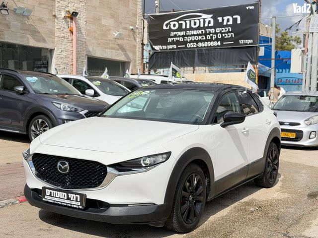 מודעת רכב מאזדה CX-30