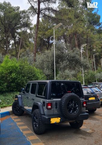 מודעת רכב ג'יפ רנגלר