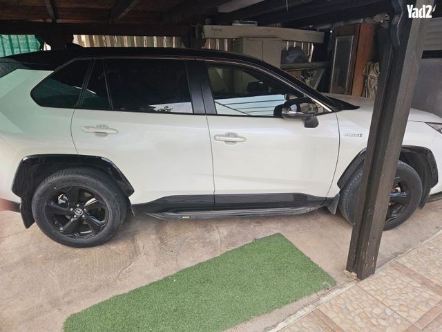 מודעת רכב טויוטה RAV4