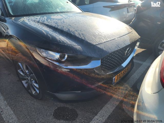 מודעת רכב מאזדה CX-30