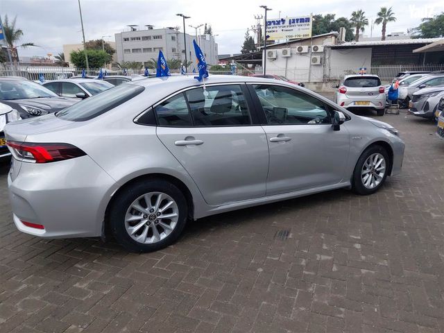 מודעת רכב טויוטה קורולה 2