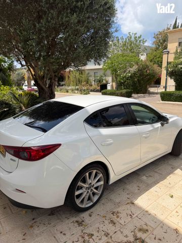 מודעת רכב מאזדה 3