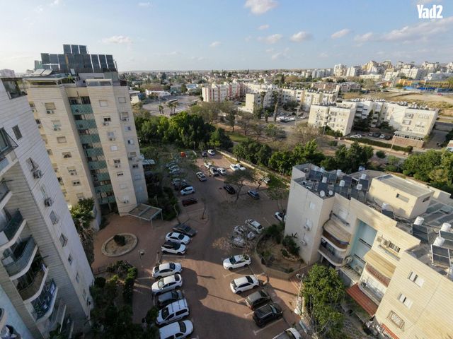 חזני 