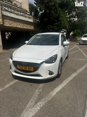 מודעת רכב מאזדה 2