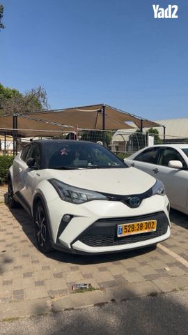 מודעת רכב טויוטה C-HR