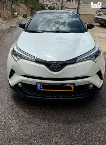מודעת רכב טויוטה C-HR