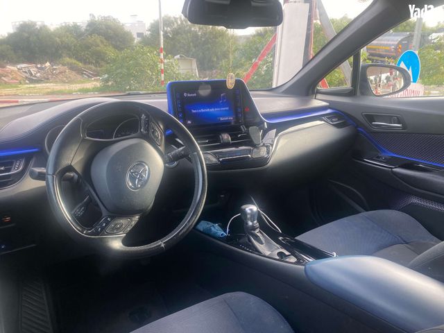 מודעת רכב טויוטה C-HR
