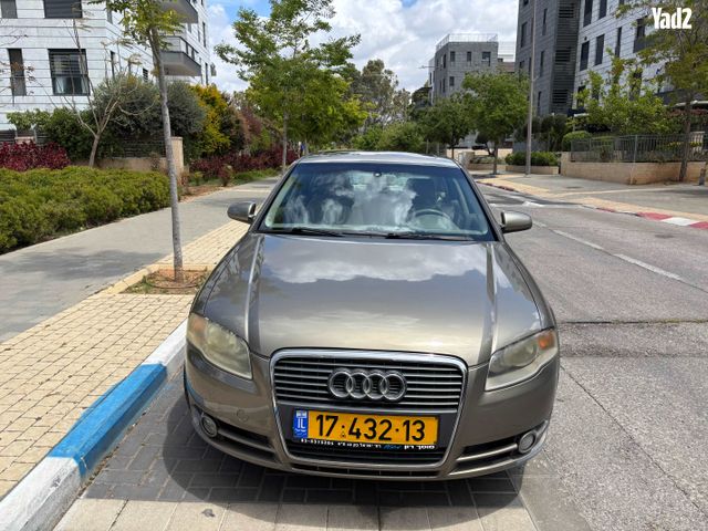 מודעת רכב אאודי A4