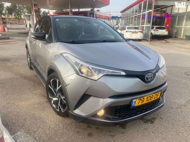 מודעת רכב טויוטה C-HR