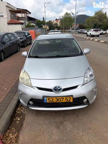 מודעת רכב טויוטה פריוס