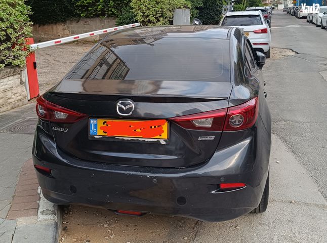 מודעת רכב מאזדה 3