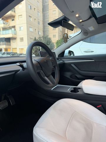 מודעת רכב טסלה מודל 3