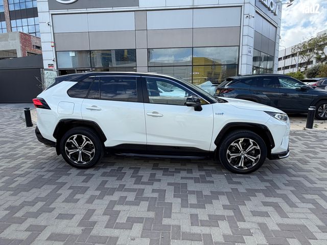 מודעת רכב טויוטה RAV4 2