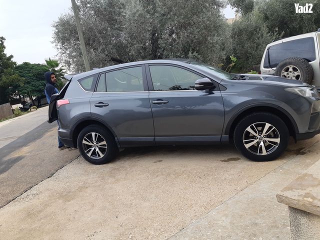 מודעת רכב טויוטה RAV4