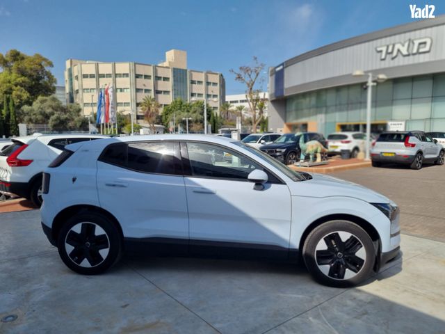 מודעת רכב וולוו EX30 1