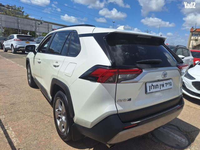 מודעת רכב טויוטה RAV4 2