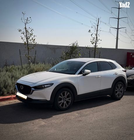 מודעת רכב מאזדה CX-30