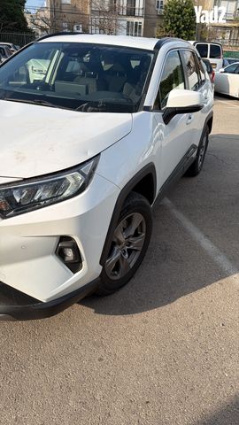 מודעת רכב טויוטה RAV4