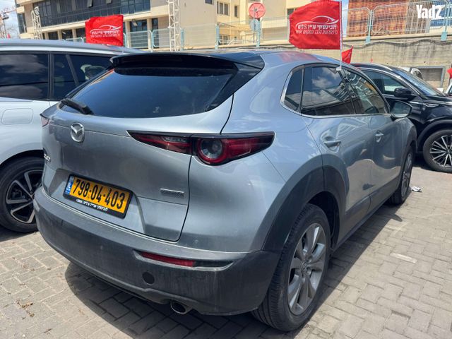 מודעת רכב מאזדה CX-30 2