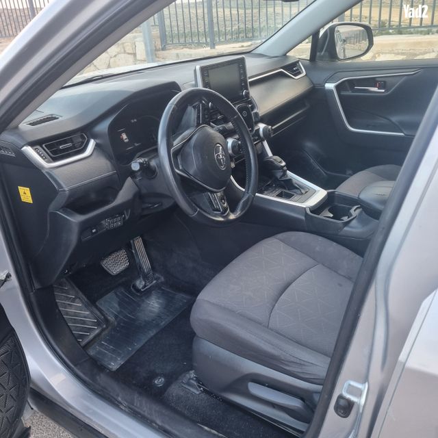 מודעת רכב טויוטה RAV4